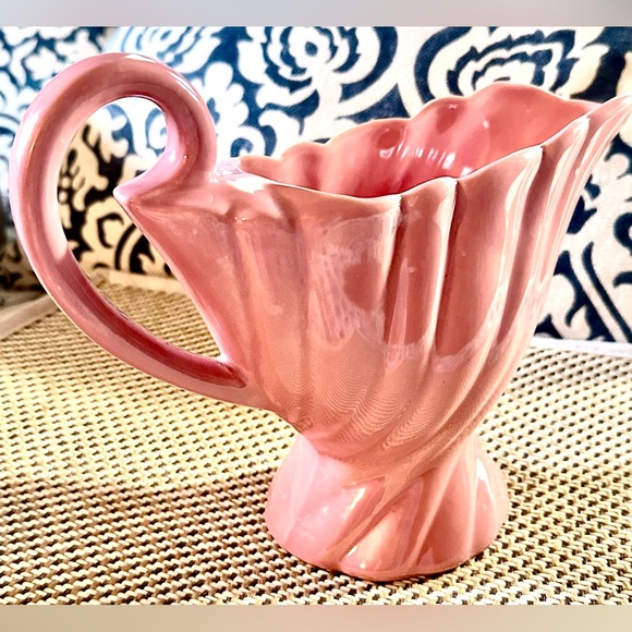Vintage Pink Bauer USA Pottery Swirl Design Pitcher Flower Vase Signed - Picture 11 of 13